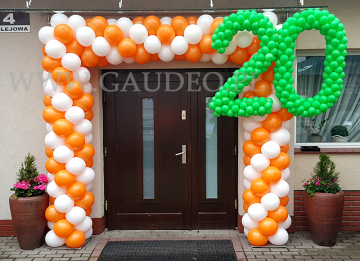 Brama z balonów na 20 urodziny.