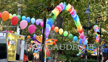 Kolorowe balony z helem na Festiwal Krasnoludków we Wrocławiu.